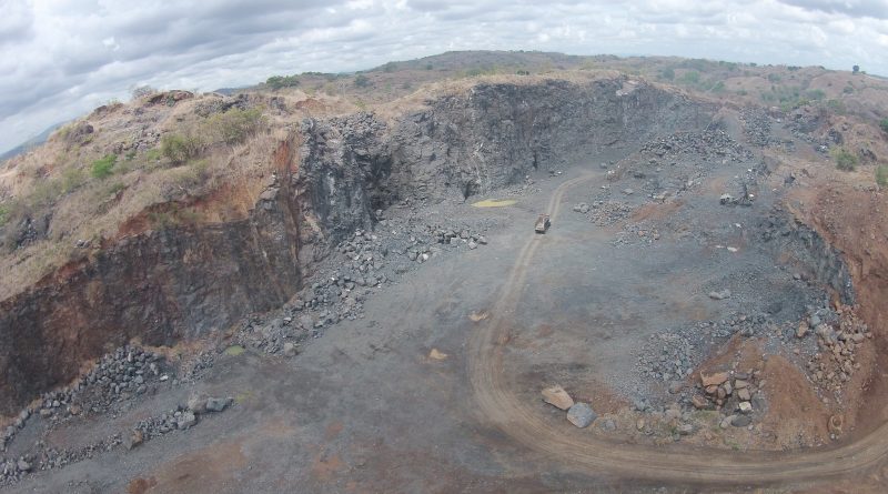 UN PAÍS CANALERO CON ABUNDANTES RECURSOS MINERALES -4